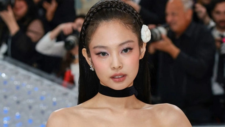 Jennie (Blackpink) chia sẻ bí quyết để có làn da sáng mịn