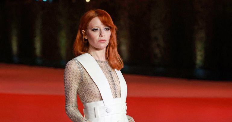 Natasha Lyonne Embraces a Sleek Blowout, Bid Farewell to Signature Curls