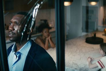 Leaving the World Behind: An Electrifying Encounter with Mr Robot-Inspired Paranoia