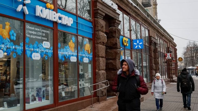 Ukrainian Mobile Operator Suffers Major Cyberattack, Causing Disruption to Banking Services and Triggering Air Raid Sirens