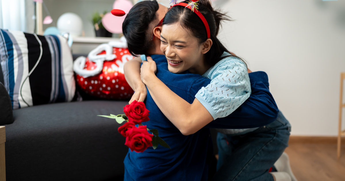 14 Best Unique Valentine's Day Gifts For Couples