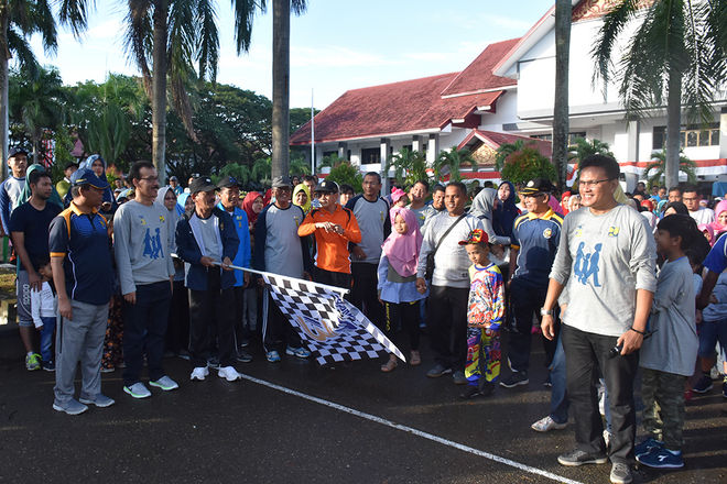 Jalan Santai Dalam Rangka Memperingati Hari Bakti PU Ke-73