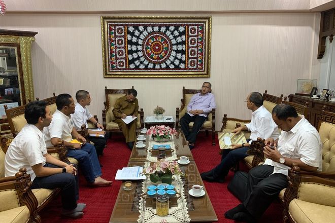 Plt Gubernur Aceh Menggelar Pertemuan dengan Balai Wilayah Sungai Sumatera I, Balai Cipta Karya dan Dinas Cipta Karya Provinsi Aceh bertempat di Pendopo Gubernur Aceh.