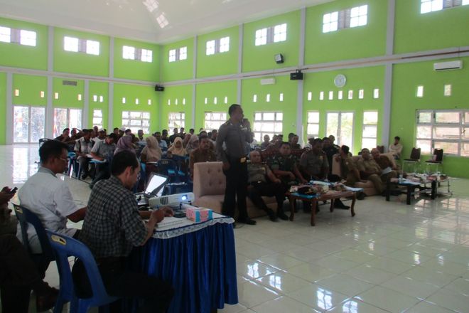 Pertemuan Konsultasi Masyarakat (PKM) Desain Rehab DI. Kr. Jreu di Kantor Camat Indarapuri Aceh Besar