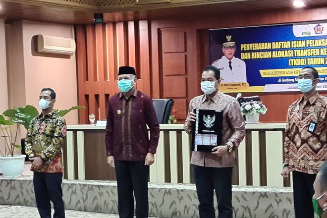 Kepala BWS Sumatera 1 Terima DIPA 2021 Dari Gubernur Aceh
