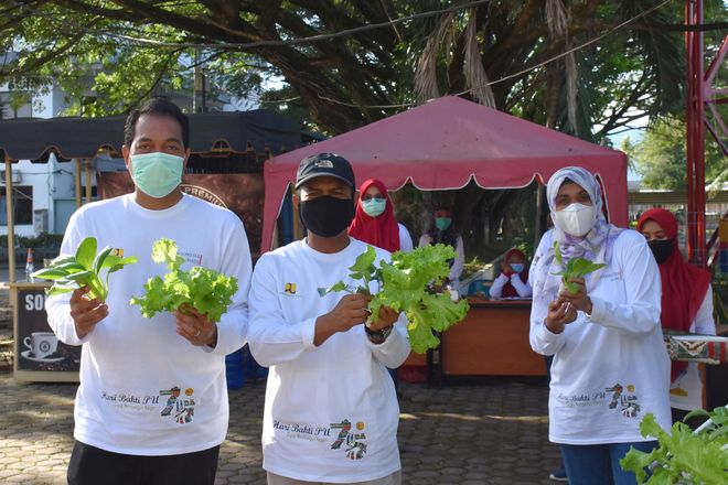 Meriahkan Hari Bakti PUPR ke-75, Balai Wilayah Sungai Sumatera I Mengenalkan Biopori dan Panen Hidroponik