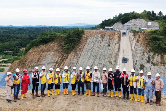 TPE-PSN berfoto bersama di Puncak Bendungan Rukoh