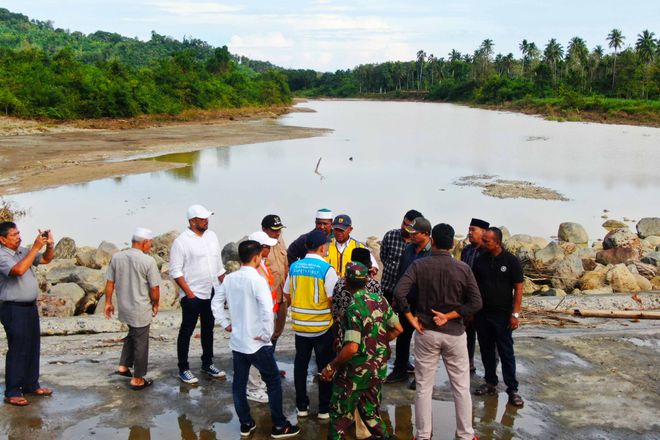 Rombongan HRD & Kementerian PUPR bersama BWS Sumatera I mengunjungi Bendung Peudada Bireuen