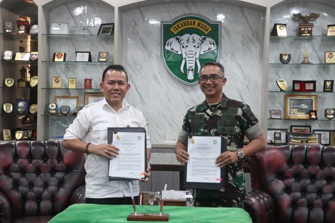 Kepala BWS Sumatera I Asyari, S.T., M.M., M.T., menandatangani PKS dengan Kodam IM