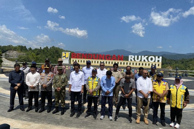 Kepala BWS Sumatera I bersama Pangdam IM, Kapolda Aceh, Sekda Aceh serta jajaran pemerintahan Aceh menghadiri peresmian Bendungan Rukoh Pidie