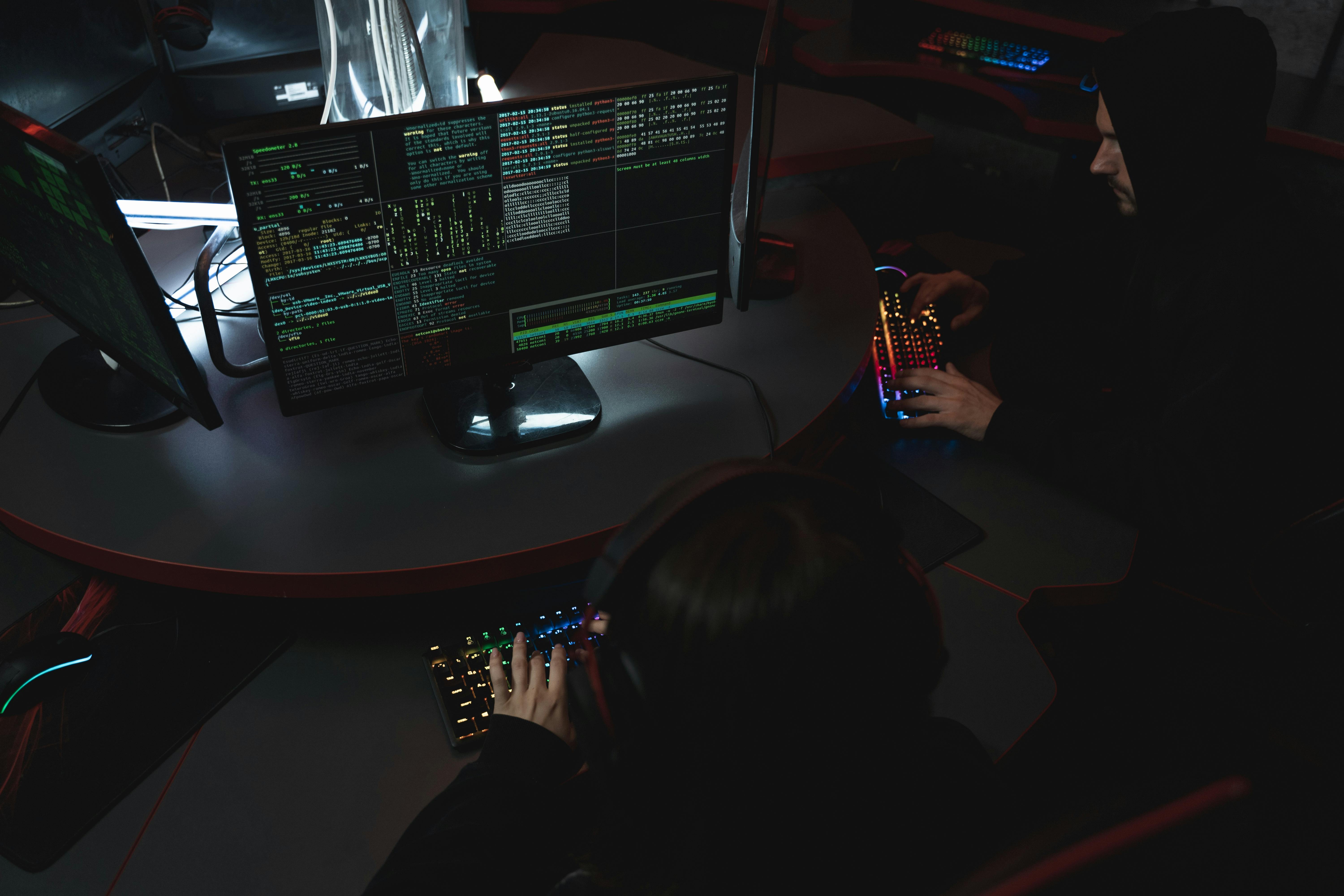 https://ik.imagekit.io/falconitlab/falconitlab/falcon-services/cybersec.jpg?updatedAt=1729282882810