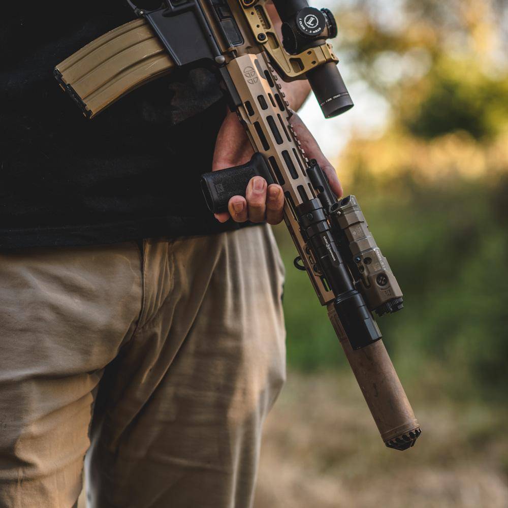 Cloud Defensive Rein 3.0 Weapon Light 1250 Lumens Picatinny Mount Black - Image 2