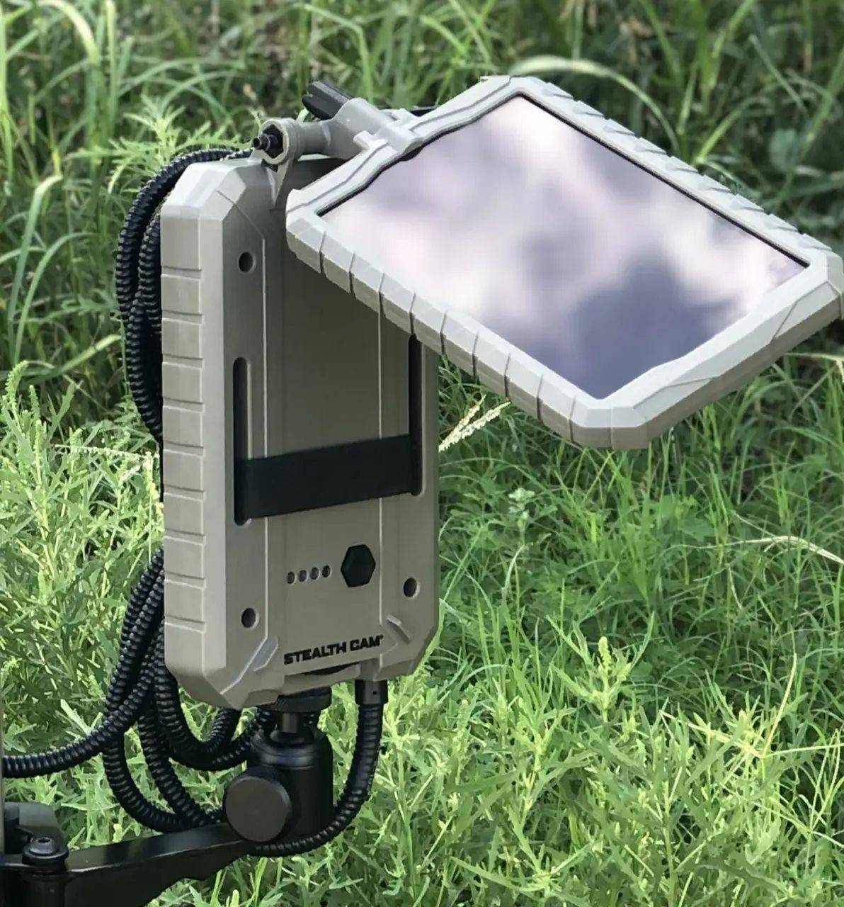 StealthCam Solar Power Panel 5000 Mah 10ft Insulated Metal Cable USB Port - Image 2