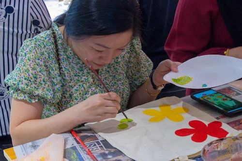 90-Minute Step-By-Step Tote Bag Art Jamming - Art Classes Singapore