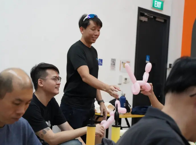 Balloon Sculpting 4