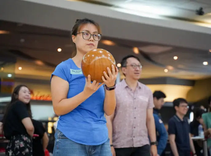 Cosmic Bowling 6