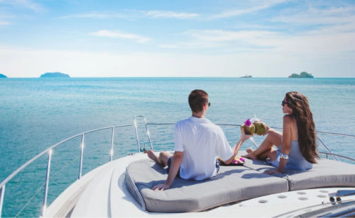 Yacht Rental - Best Outdoor Team Building Activities Singapore