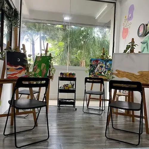 Artist Tique Co Art Studio - Painting Places Singapore (Credit: Artist Tique Co Art Studio)