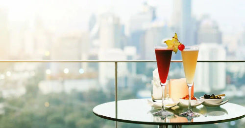 Cocktail Tasting at a Rooftop Bar - Best Date Ideas Singapore