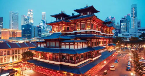 Buddha Tooth Relic Temple - Fun Things to do in Singapore (Credit: Unsplash)