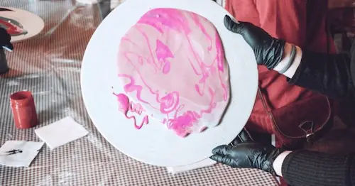 Trendy Paint Pouring