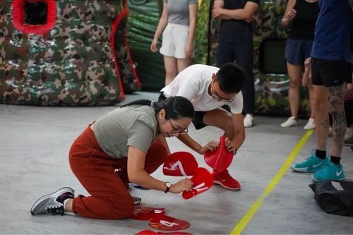 Funsical: 100 - Challenge both body and mind in a dynamic game of strategy inspired by Physical:100