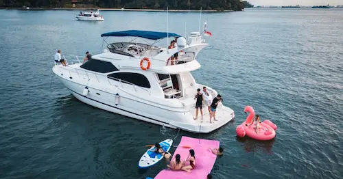 Hanako Luxuries - Yacht Rental Singapore (Credit: Hanako Luxuries)