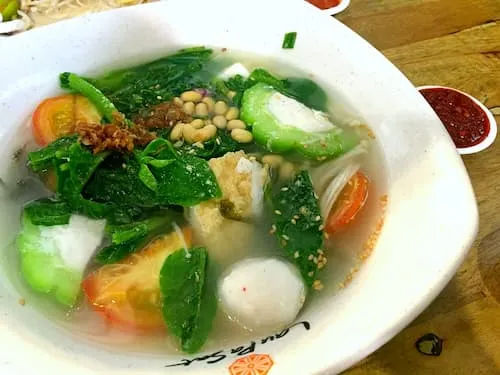 Loy Kee Yong Tau Foo - Lau Pa Sat Food (Credit: EATWU)