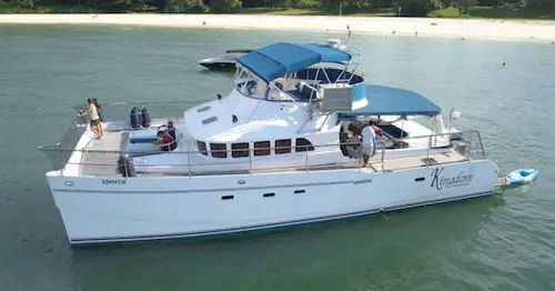 Sip N Sail - Yacht Rental Singapore (Credit: Sip N Sail)