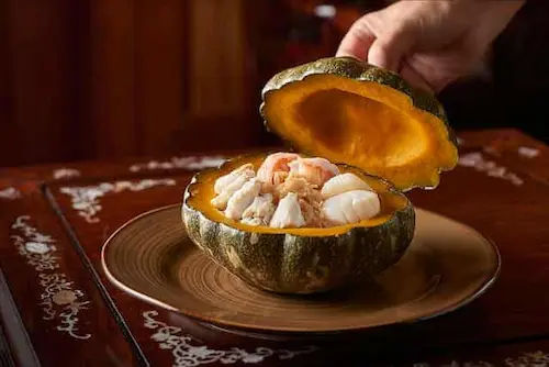 Summer Palace - Michelin Star Restaurants Singapore (Credit: Facebook)