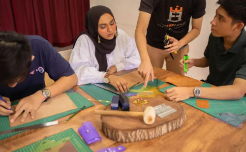 Leather Workshop - Group Activity Singapore (Credit: FunEmpire)