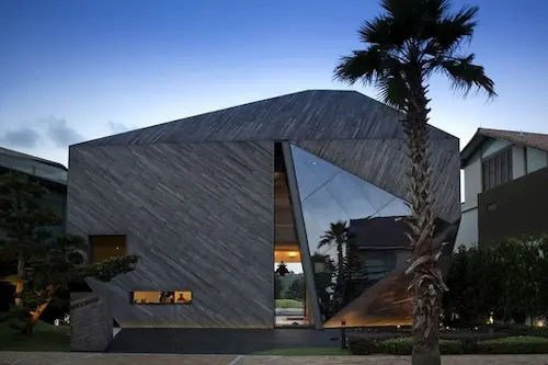 The Diamond House - Sentosa Cove House Singapore (Credit: Arch Daily)