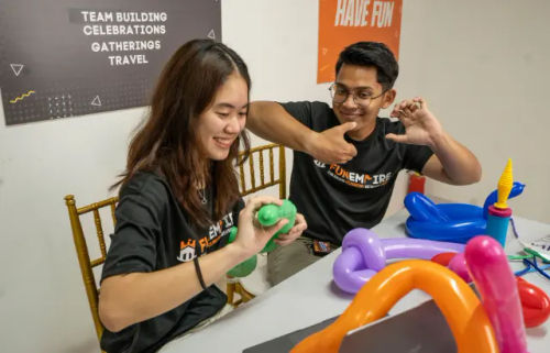 Balloon Sculpting Workshop - Birthday Party Singapore