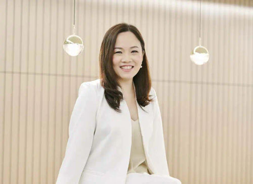 Dr Kelly Loi - Best Gynaecologist Singapore