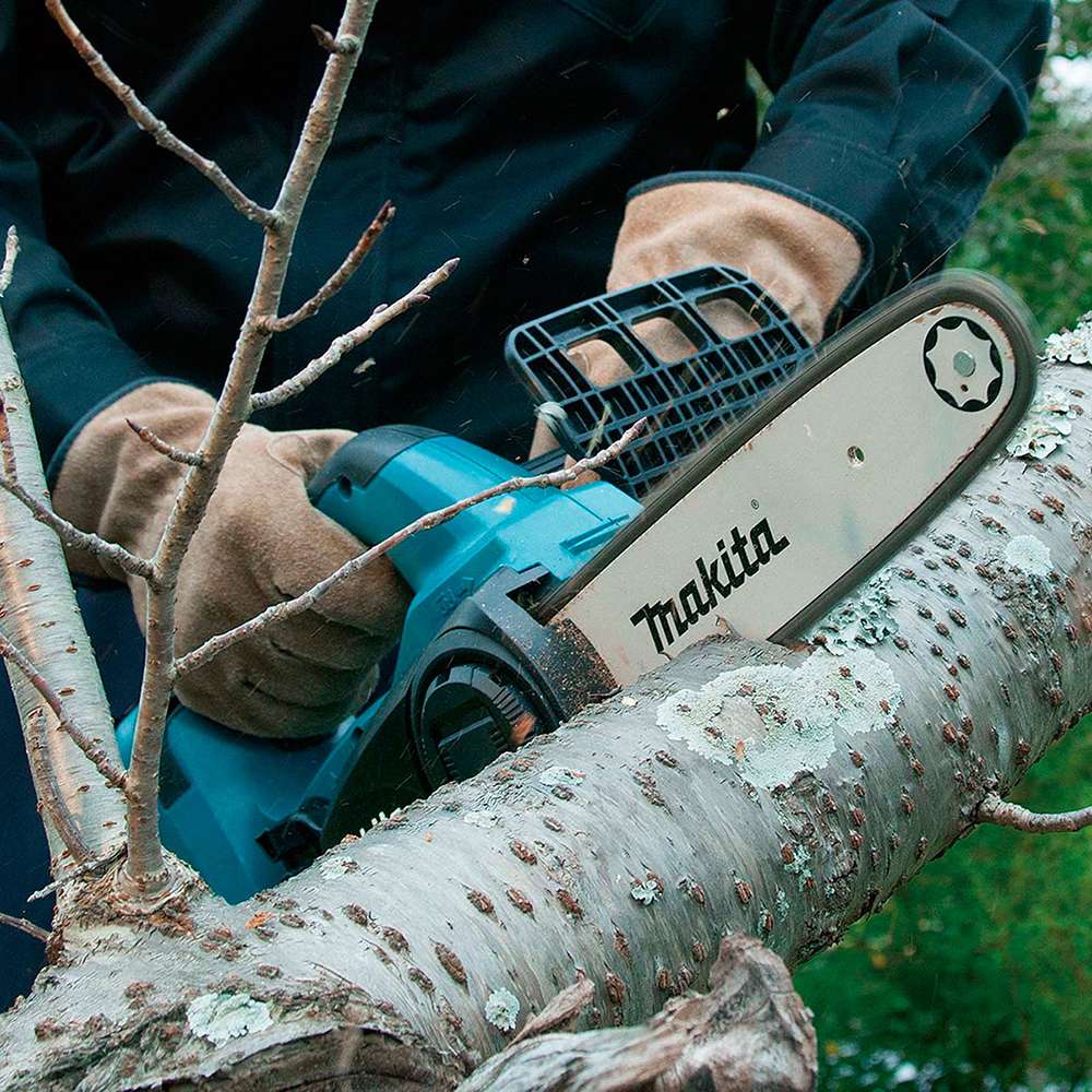 Makita UC4041A 1800W 400mm Bar Electric Chainsaw  8