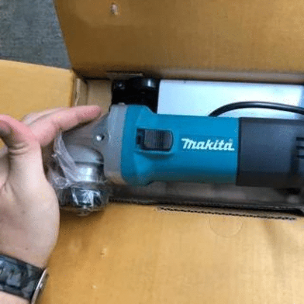 Makita 9558HNG 5" Angle Grinder 5