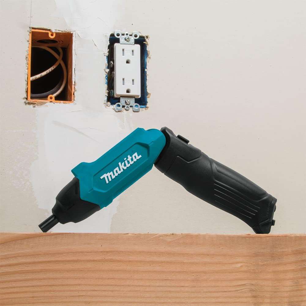 Makita DF001DW Li-ion 3.6V Cordless Screwdriver Kit 9