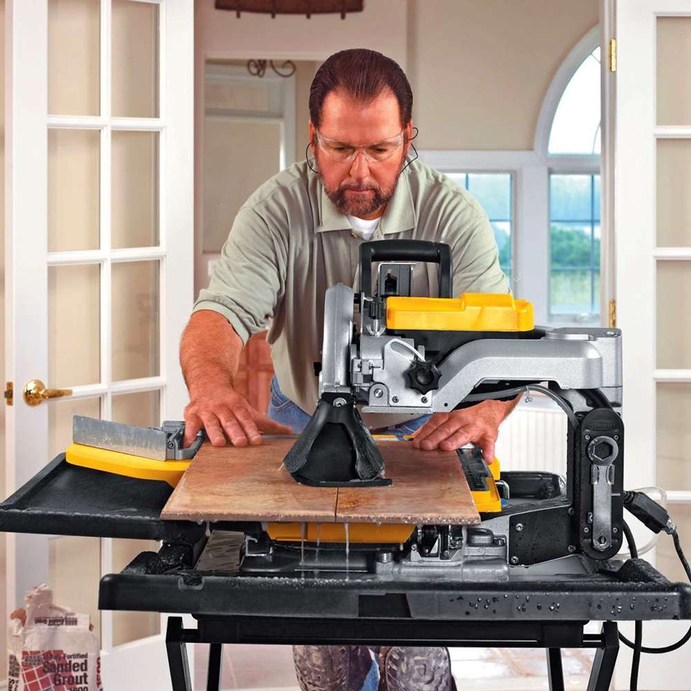 Dewalt 1600W 220V Wet Tile Saw With Stand 3