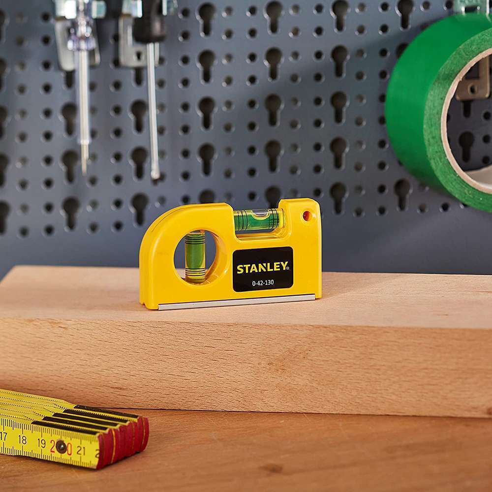 Stanley 0-42-130 8.7cm Mini Magnetic Pocket Level 5