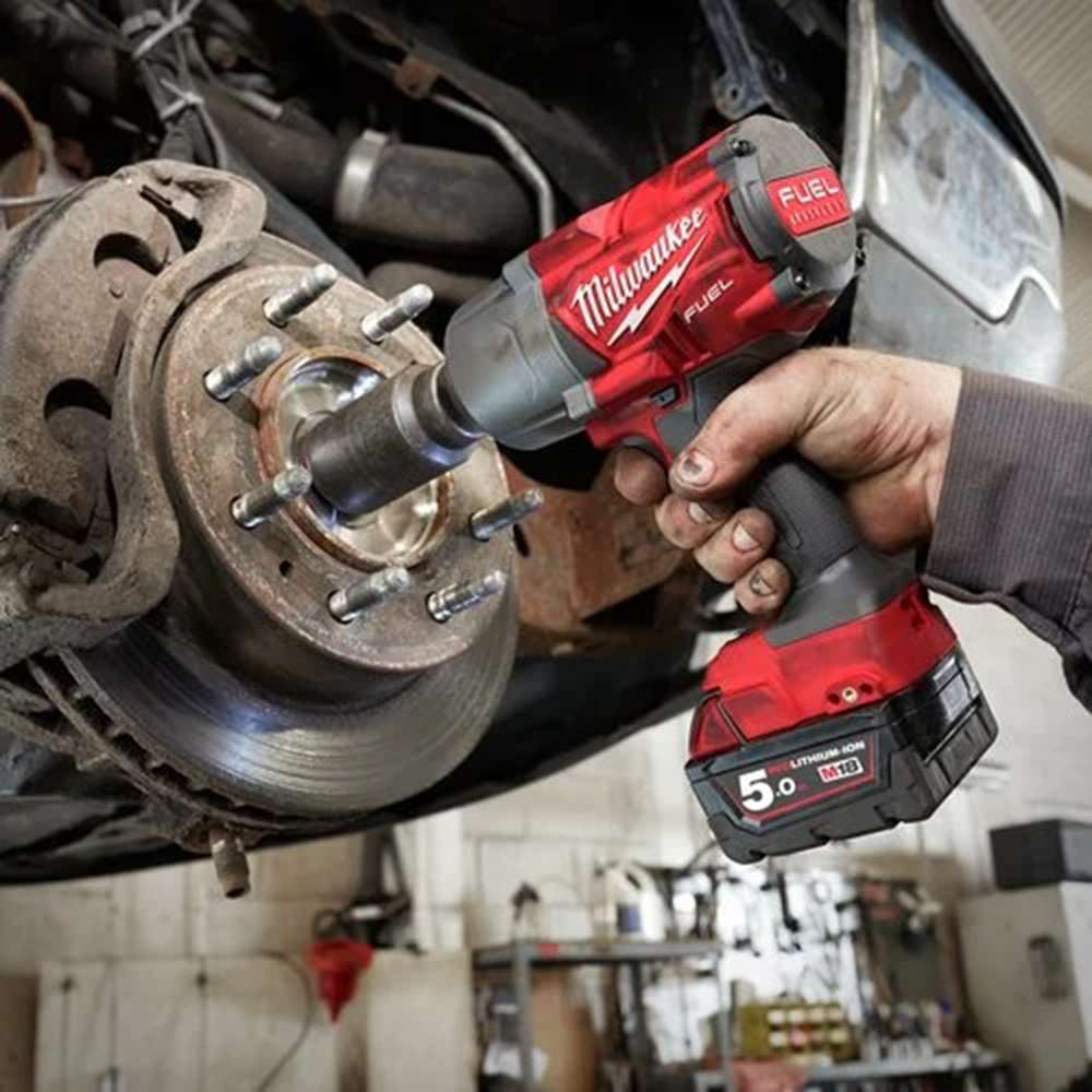 Milwaukee M18FHIWF12-0X M18 1/2'' Fuel High Torque Impact Wrench with Friction Ring 7