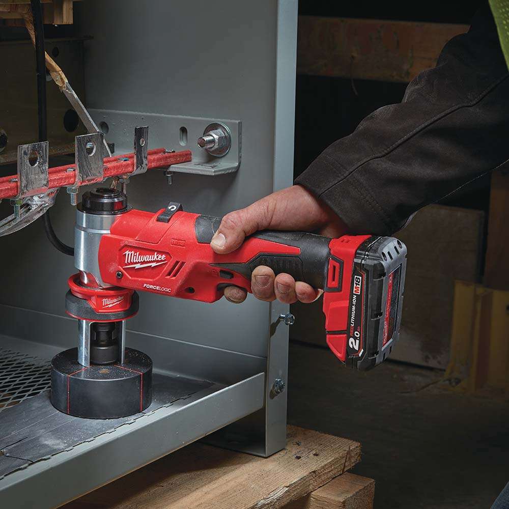 Milwaukee M18HKP-201CA M18 Force Logic Cordless Hydraulic Knockout Punch 15