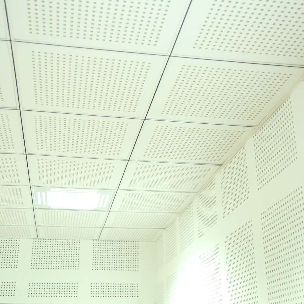 Saint-Gobain Gyproc 0.6MM (300 X 600MM) Clip-in-Metal Plain Bevelled Tile 44PCS per box 1