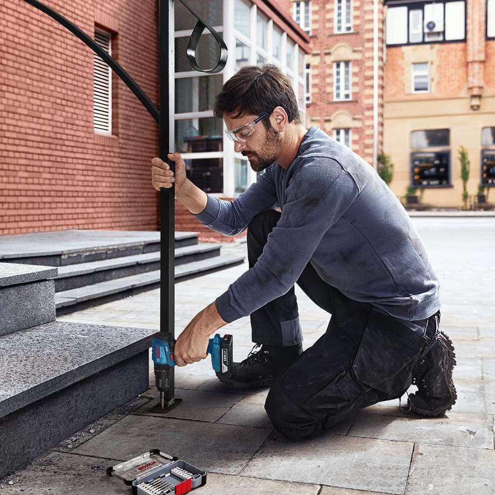 Bosch GSB 185-2x2.0 Ah GAL 18V-20 Professional LI Impact Drill 6