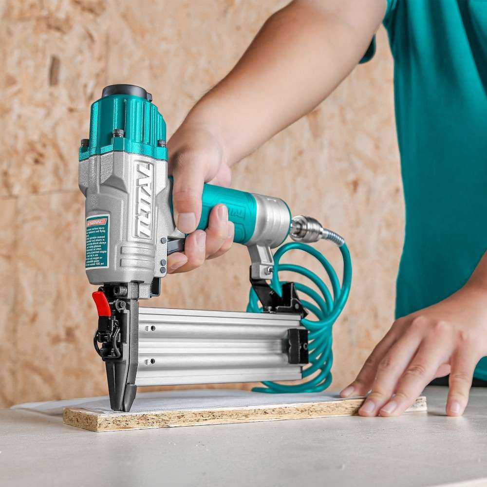 Total TAT83501 15-50MM Air Brad Nailer 8