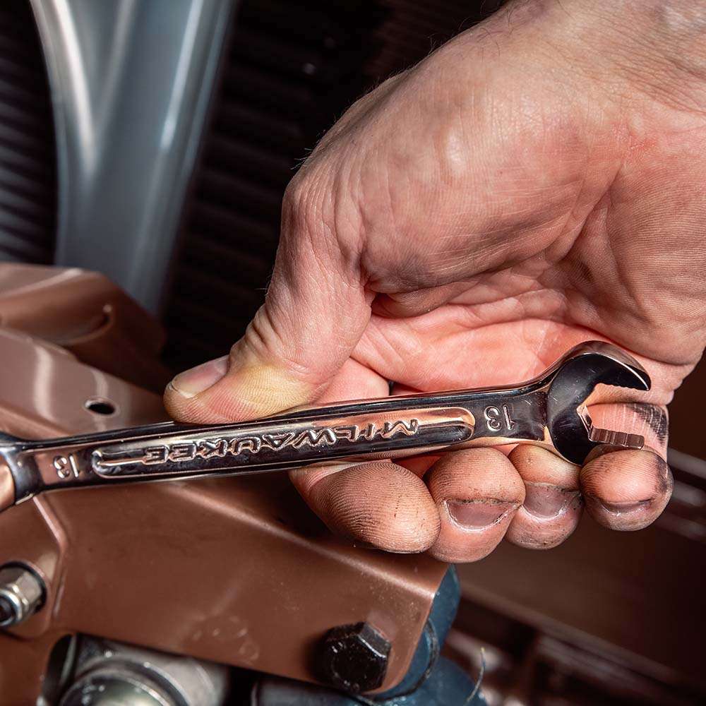 Milwaukee MaxBite Ratcheting Combination Wrench, 18mm, Chrome-Plated Spanner for Fastening 1