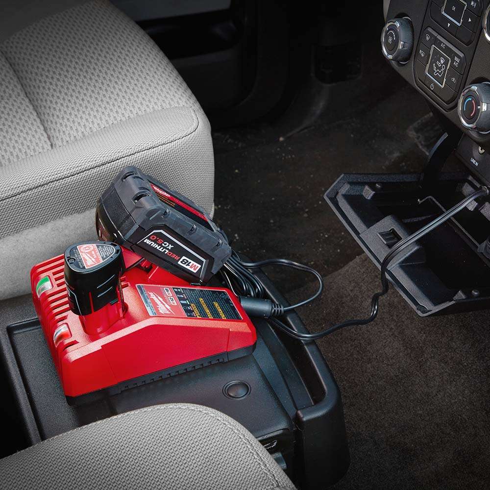 Milwaukee M12-18AC 12/18V Car Battery Charger  3