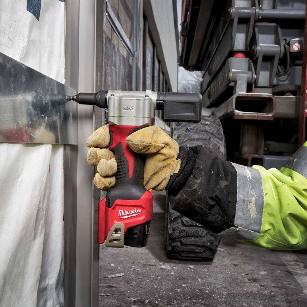 ماكينة البرشام اللاسلكية ميلووكي (Milwaukee) ببطارية ليثيوم أيون (12V-2AhX2) موديل (M12BPRT-202B) 13