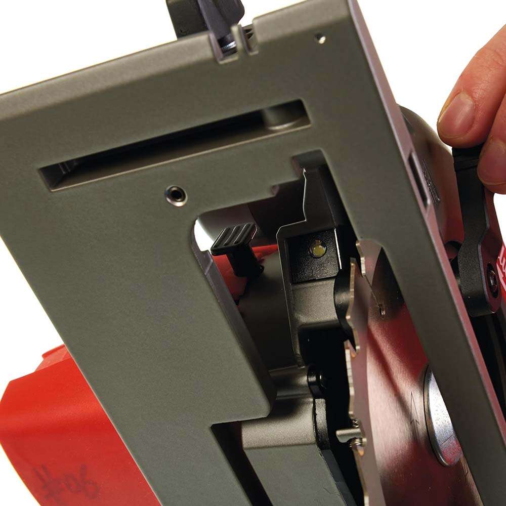 المنشار الدائري اللاسلكي ميلووكي (Milwaukee) قياس (140MM) ببطارية (12V) موديل (M12CCS44-0 Fuel) يباع دون ملحقات 5