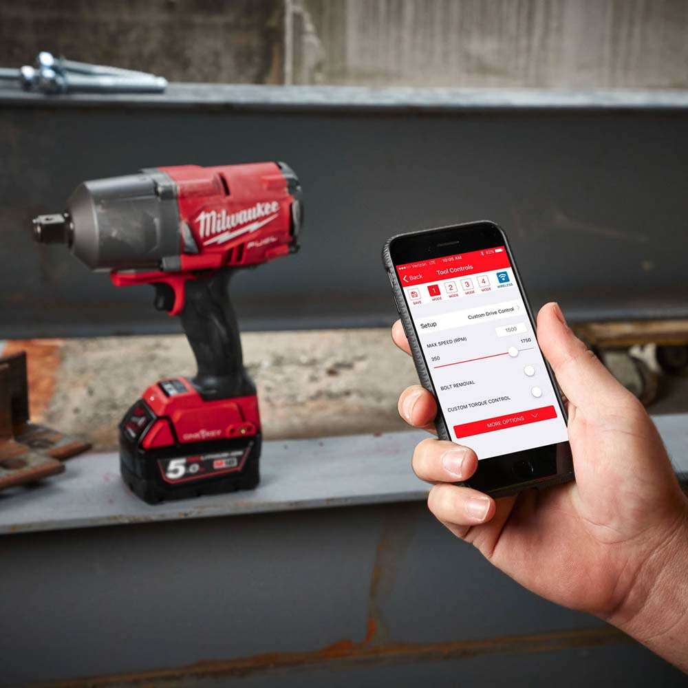 Milwaukee M18ONEFHIWF34-502X Fuel 3/4" 18V 5Ah X 2 High Torque Impact Wrench Kit  8