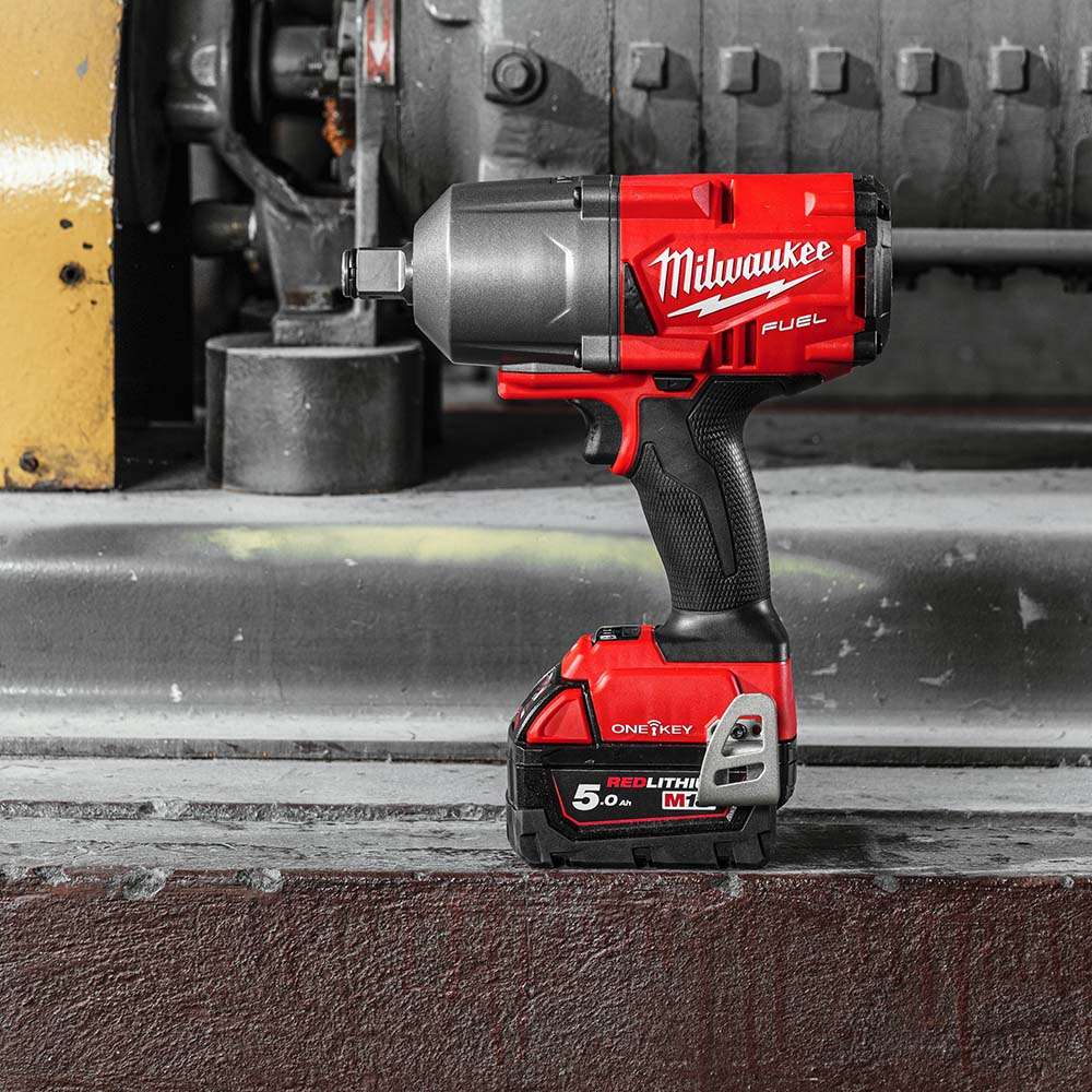 Milwaukee M18ONEFHIWF34-502X Fuel 3/4" 18V 5Ah X 2 High Torque Impact Wrench Kit  10